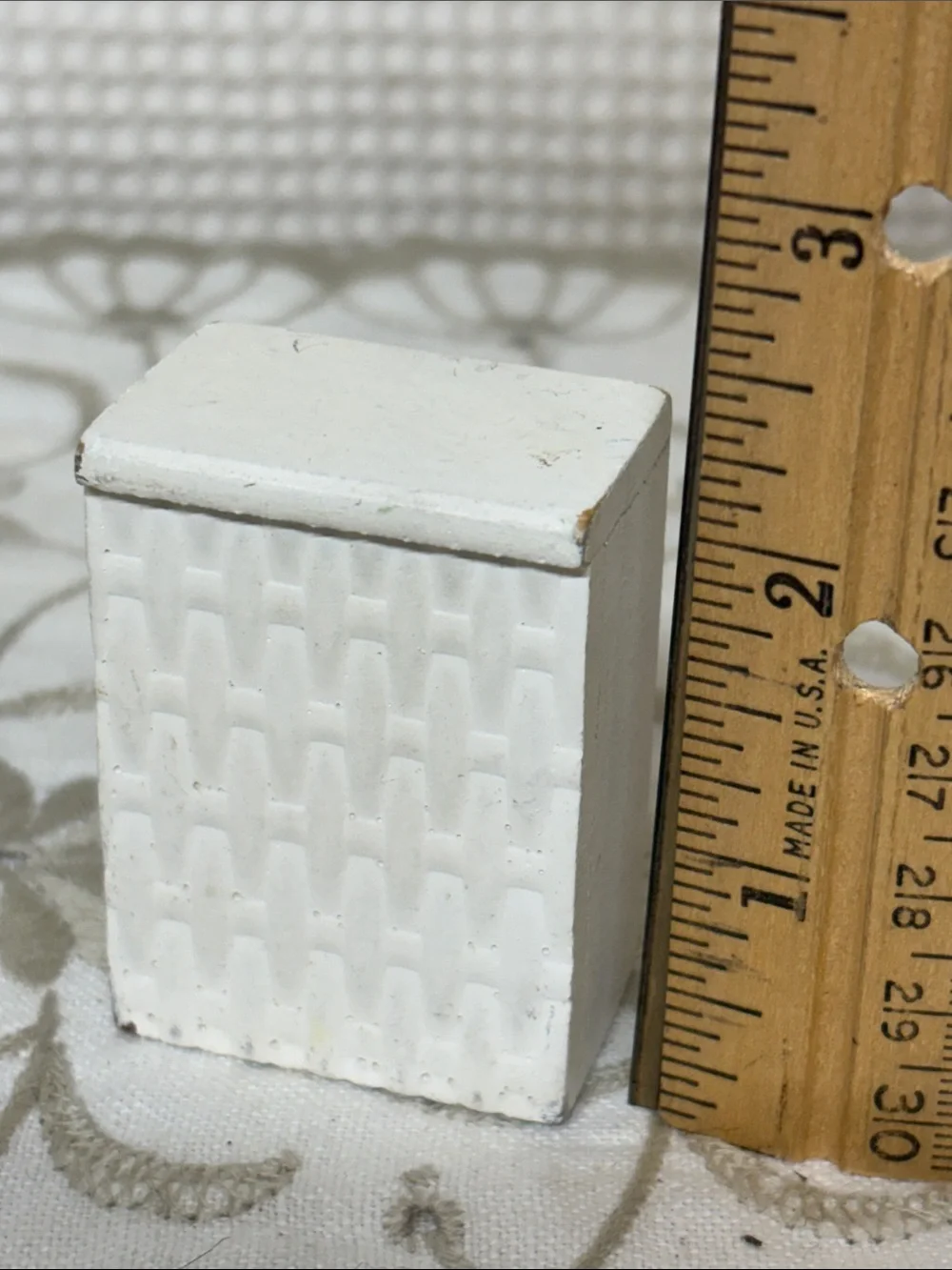 Dollhouse bathroom/bedroom furniture